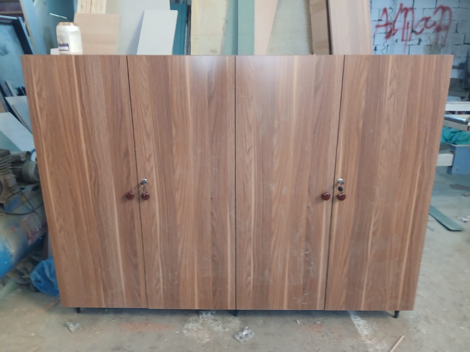 و تركيب الأبواب وصيانته